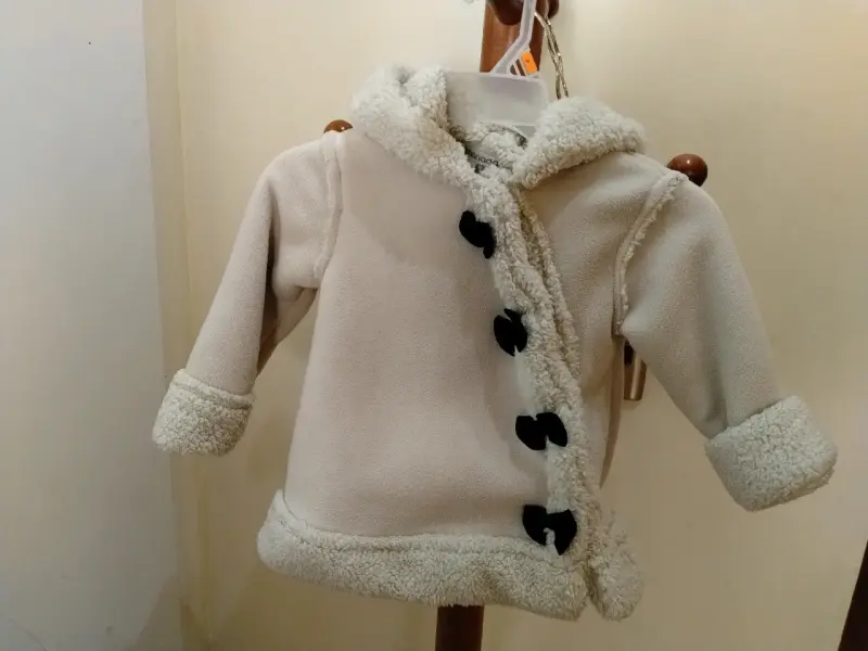 Chaquetón de niña beige nuevo talla 24 meses - 3