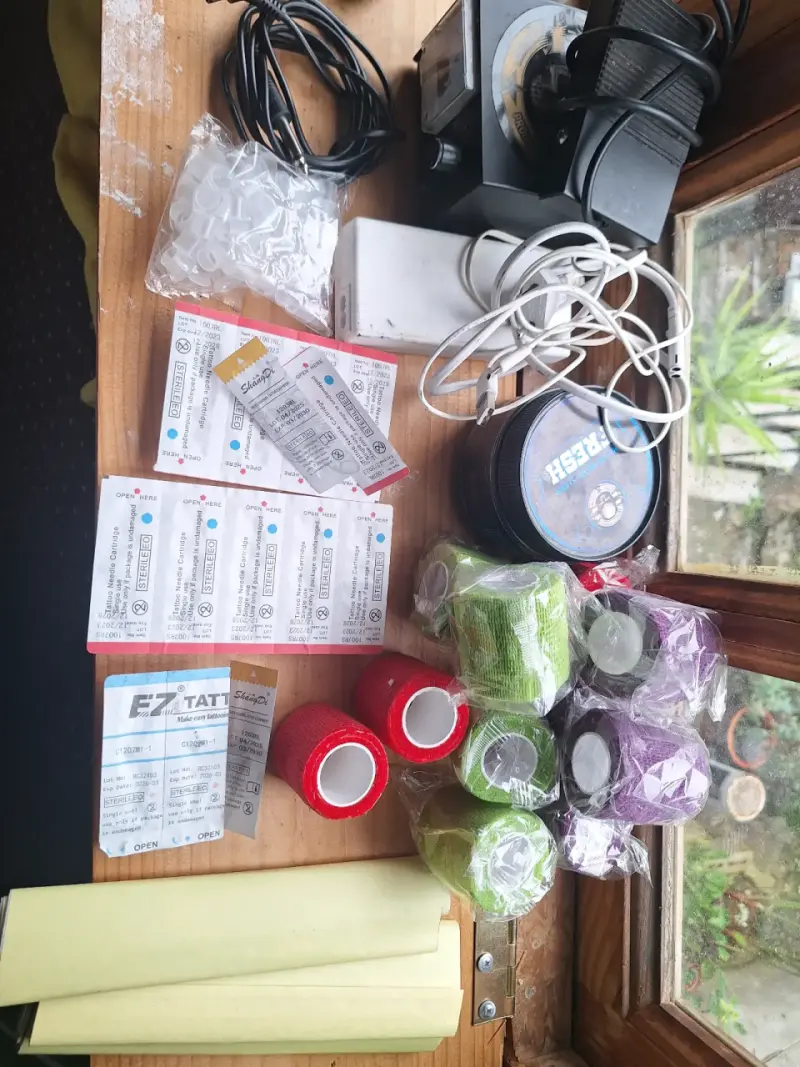 Kit de Tatuaje con Fuente de Poder y Accesorios - 4