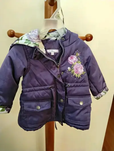 Chaquetón de niña morado como nuevo talla 12 meses - miniatura 3