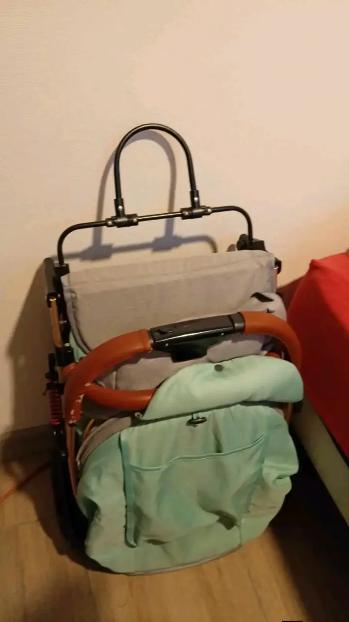 Coche de bebé plegable con capota gris - 4