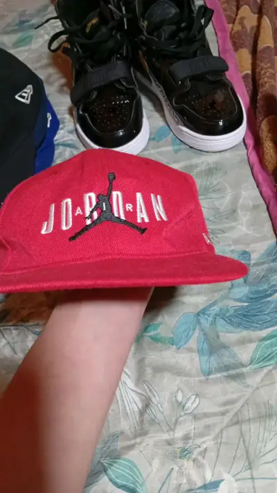 Gorra roja Jordan Air clásica - miniatura 1