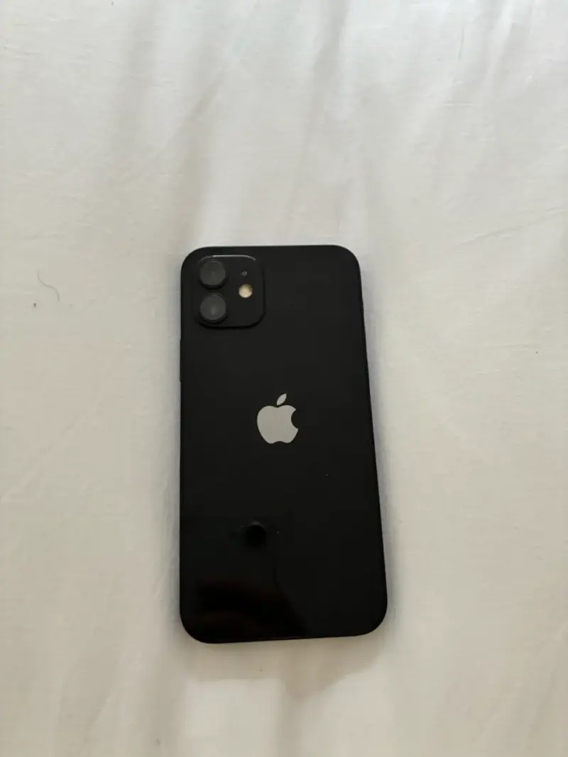 iPhone 12 en buen estado con batería al 87% - 2
