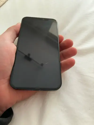 iPhone 12 en buen estado con batería al 87% - miniatura 3