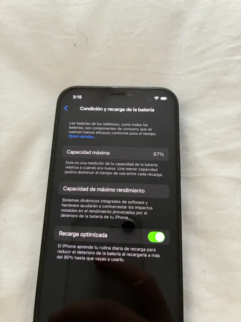 iPhone 12 en buen estado con batería al 87% - 4