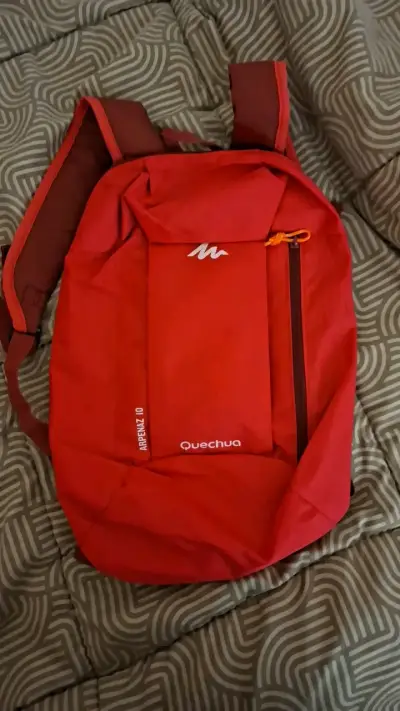Mochila roja Quechua Arpenaz 10L - miniatura 1