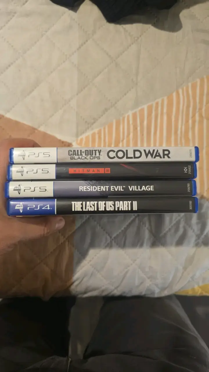 Colección de juegos PS5 y PS4 en buen estado - 2