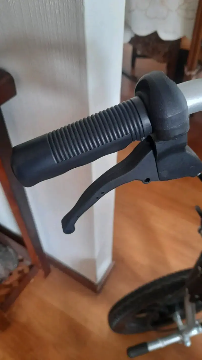 Silla de ruedas plegable ligera - 3