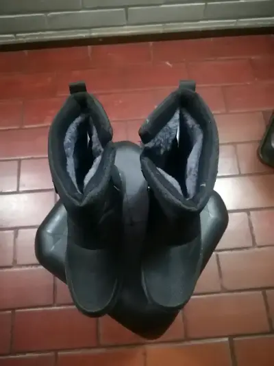 Botas negras de invierno con cierre lateral - miniatura 3