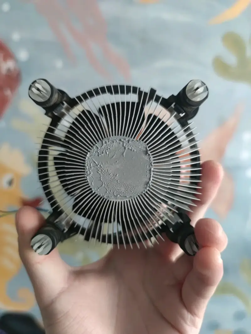 Ventilador y procesador Intel Core i3-9100 3.6GHz - 2