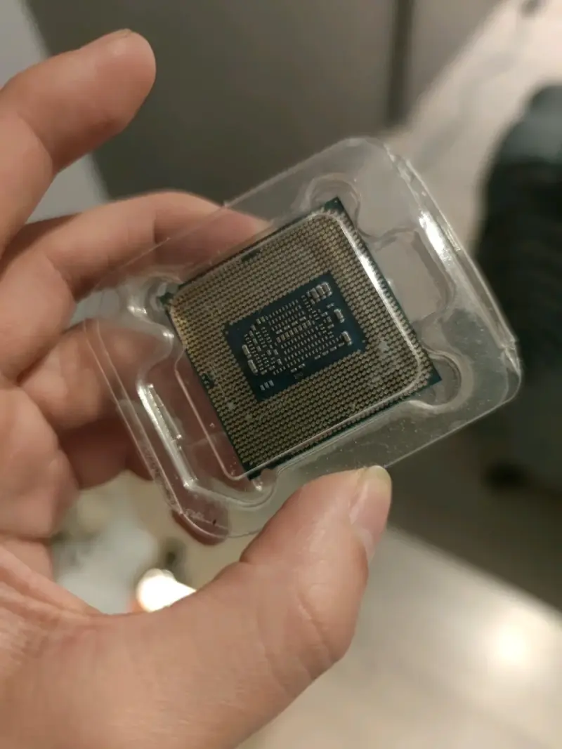 Ventilador y procesador Intel Core i3-9100 3.6GHz - 4