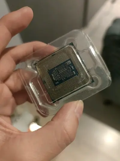 Ventilador y procesador Intel Core i3-9100 3.6GHz - miniatura 4