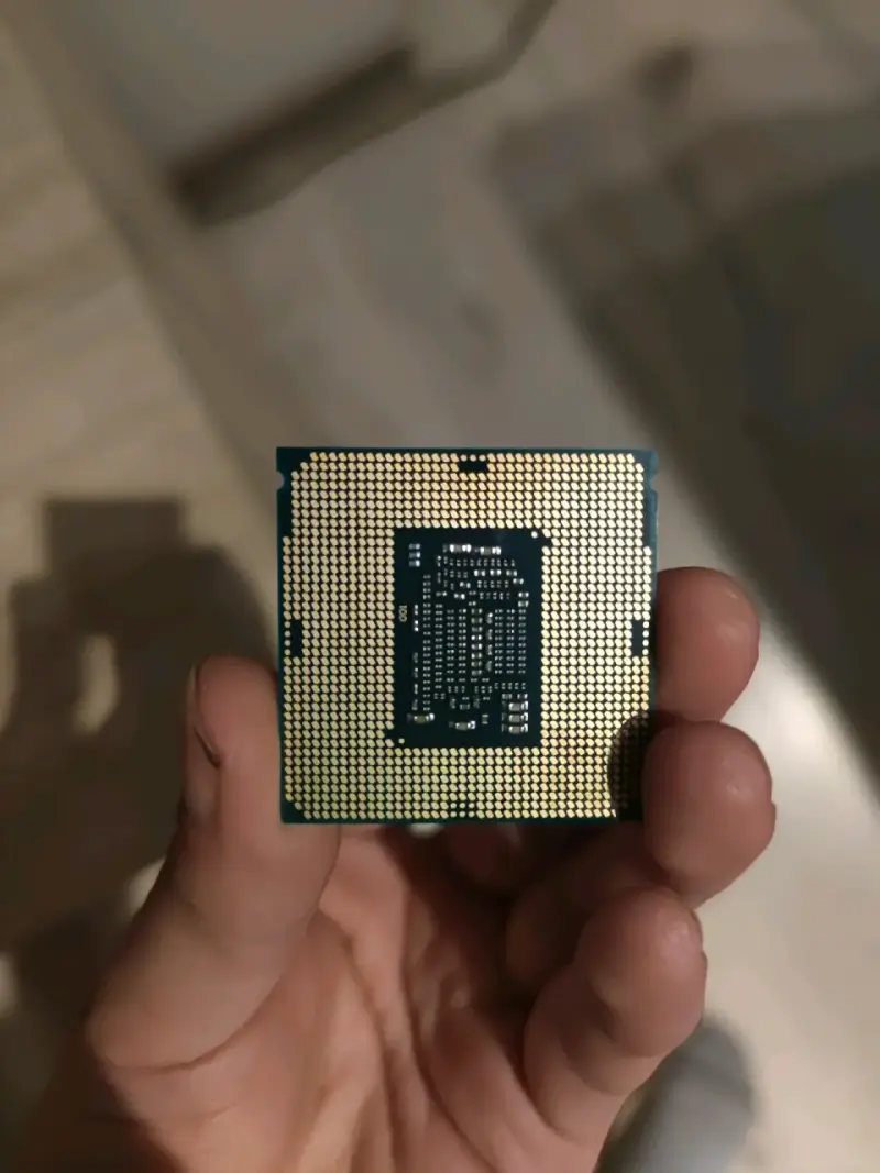 Ventilador y procesador Intel Core i3-9100 3.6GHz - 5