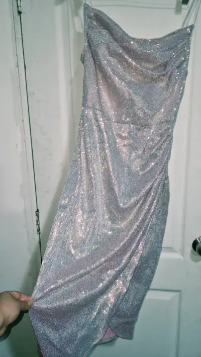 Vestido de fiesta rosado con lentejuelas - miniatura 1