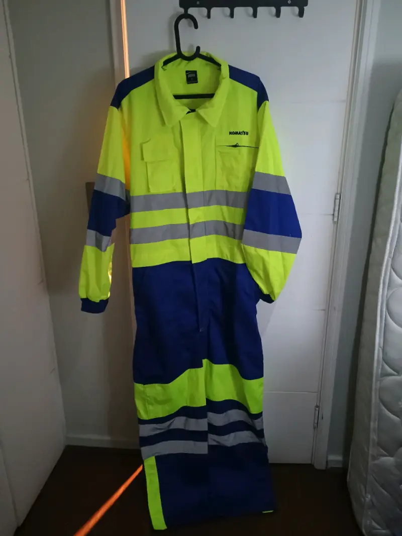 Overall alta visibilidad Komatsu amarillo y azul - 1