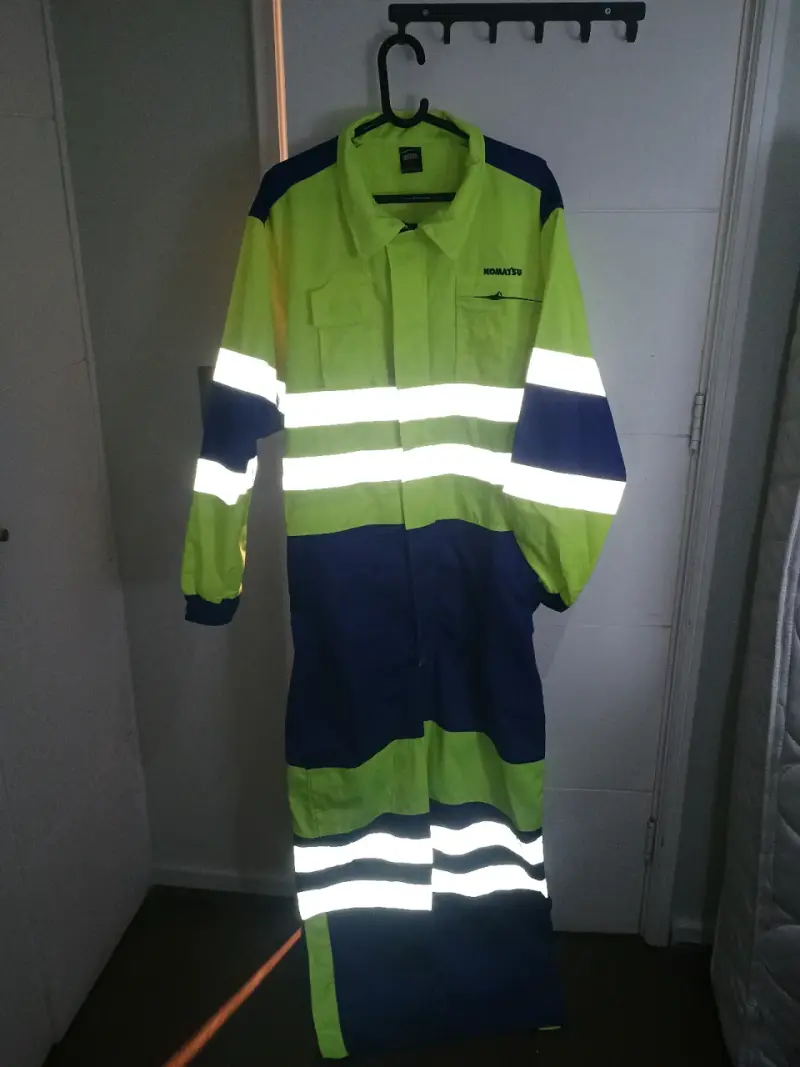 Overall alta visibilidad Komatsu amarillo y azul - 2