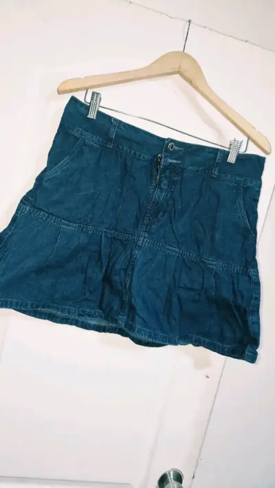 Falda short de mezclilla azul talla 42 - miniatura 1