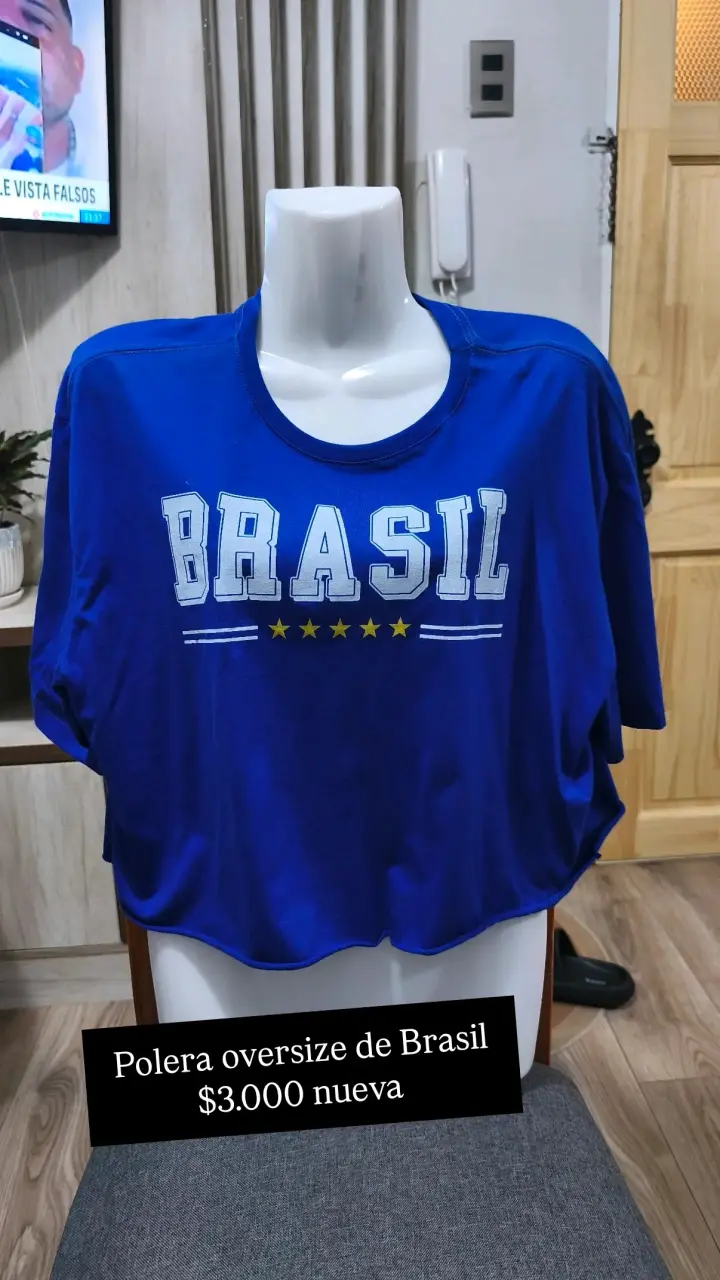 Polera oversize azul de Brasil nueva