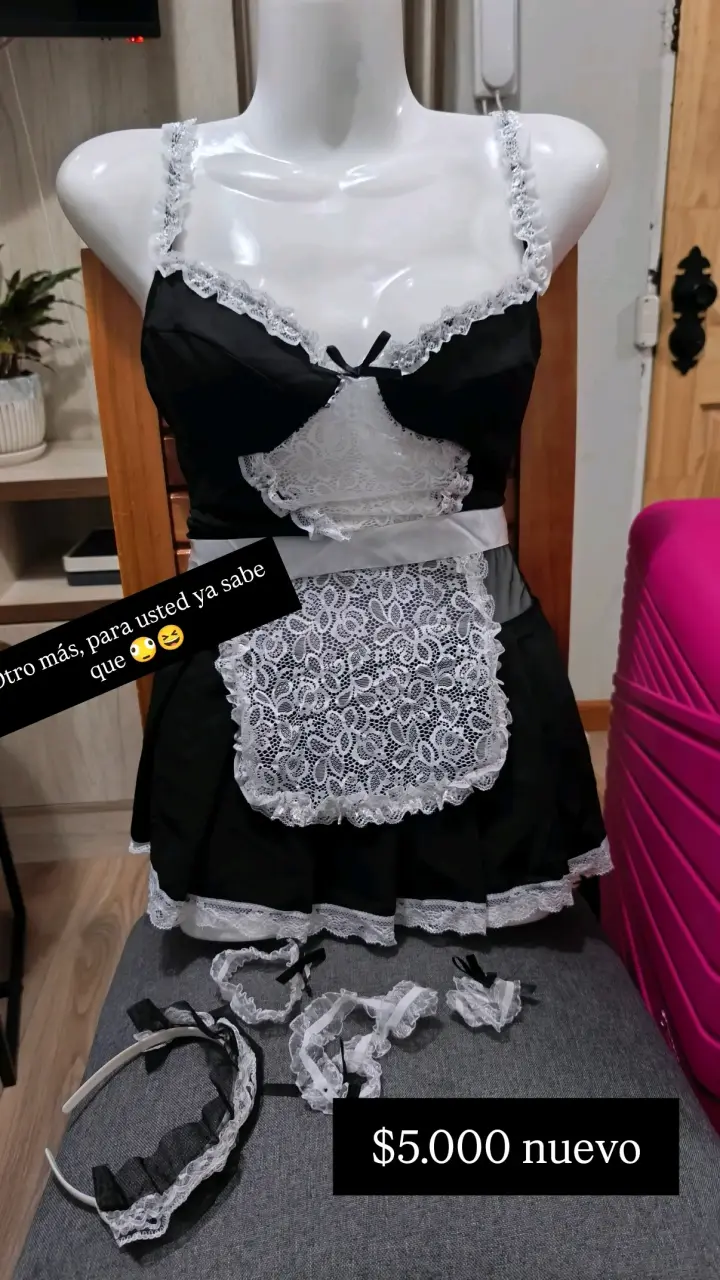 Disfraz de mucama negro con encaje
