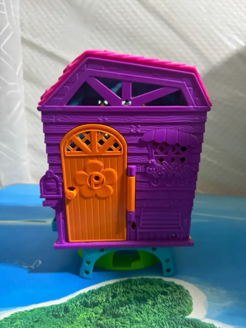 Casa de muñecas Polly Pocket colorida - 1