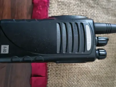 Radio walkie talkie portátil A-80 - miniatura 1