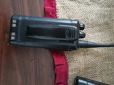 Radio walkie talkie portátil A-80 - miniatura 5