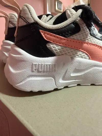 Zapatillas deportivas para niños Puma blancas y negras - miniatura 2