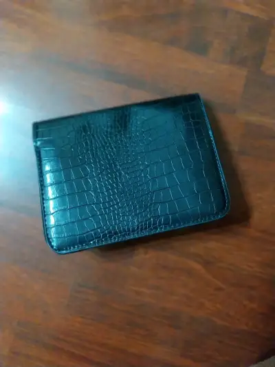 Carteras de mano con cadena y diseño elegante - miniatura 4