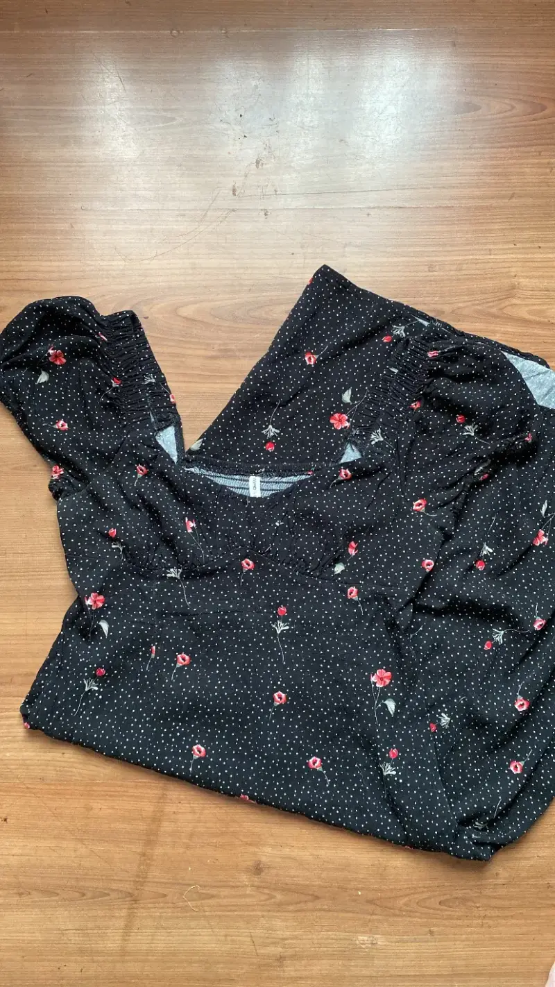 Vestido negro con flores - 2