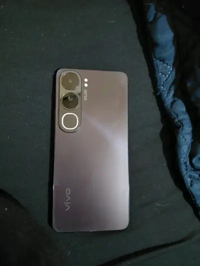 Vivo v40 SE en buen estado - miniatura 1