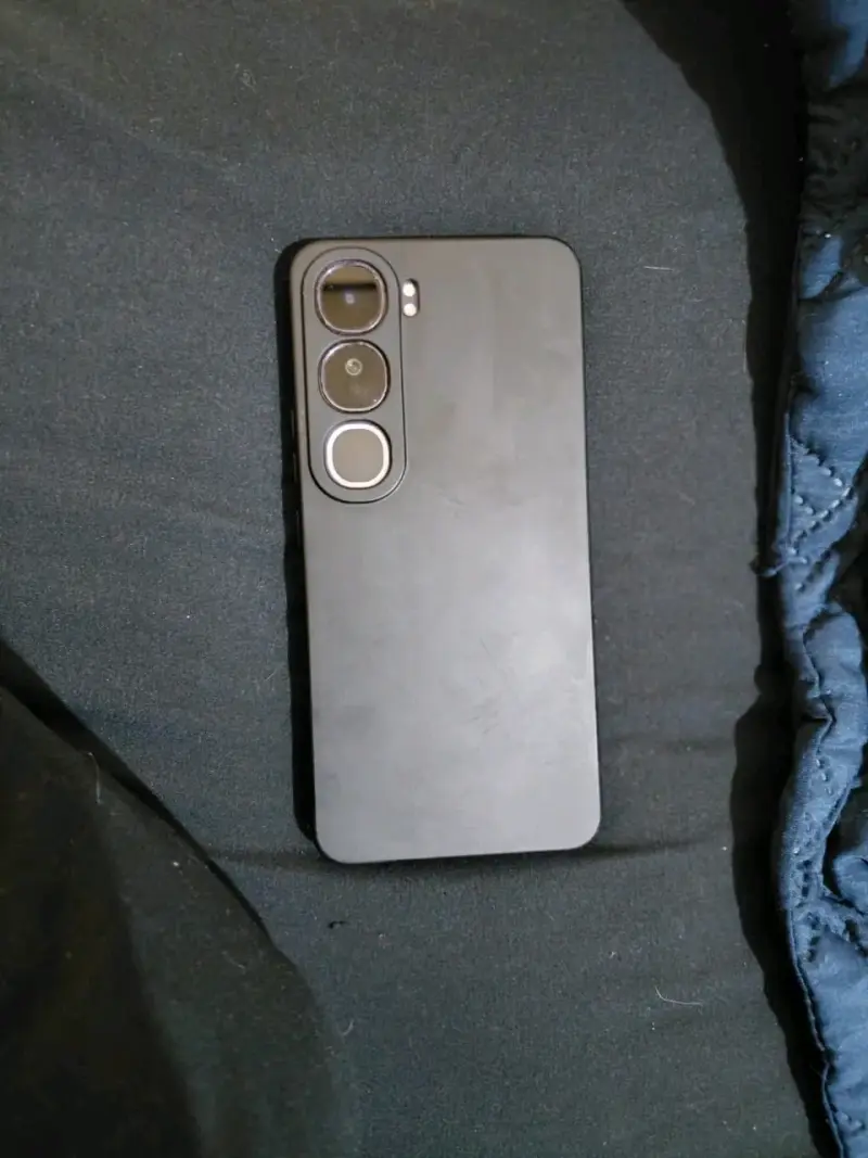 Vivo v40 SE en buen estado - 3
