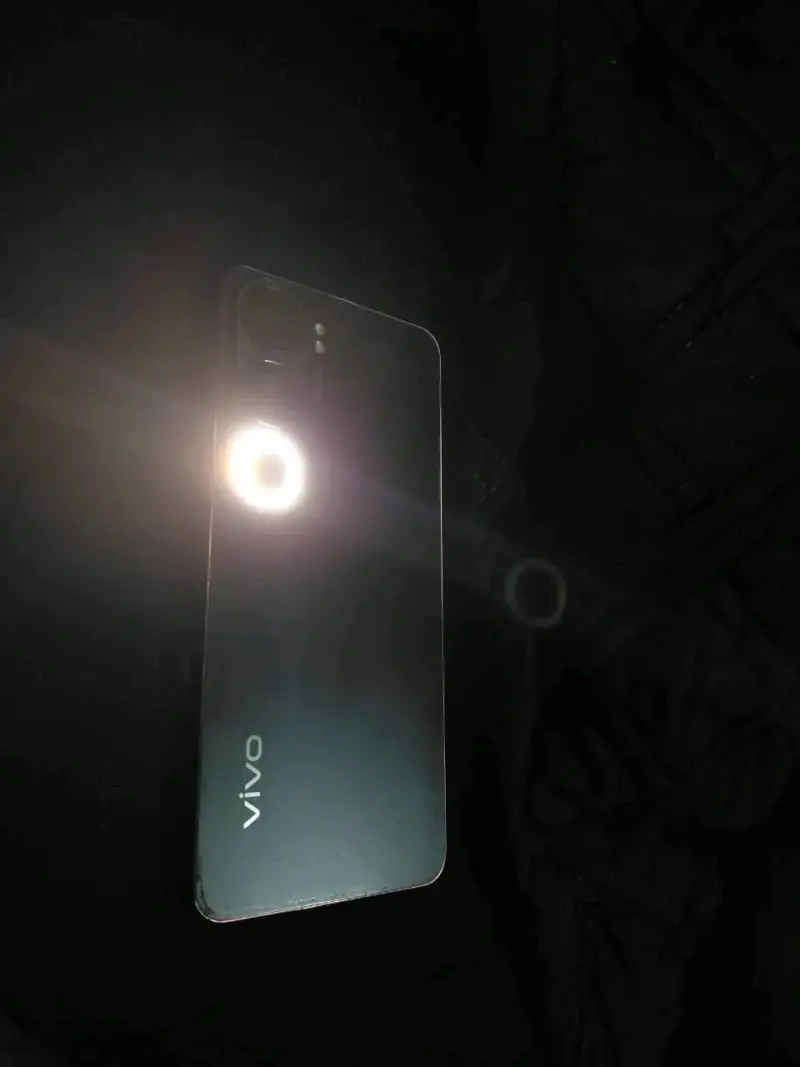 Vivo v40 SE en buen estado - 4