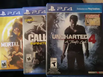 Consola PS4 con juegos y dos controles - miniatura 2