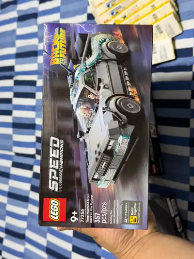 LEGO DeLorean Volver al Futuro 353 piezas - miniatura 1
