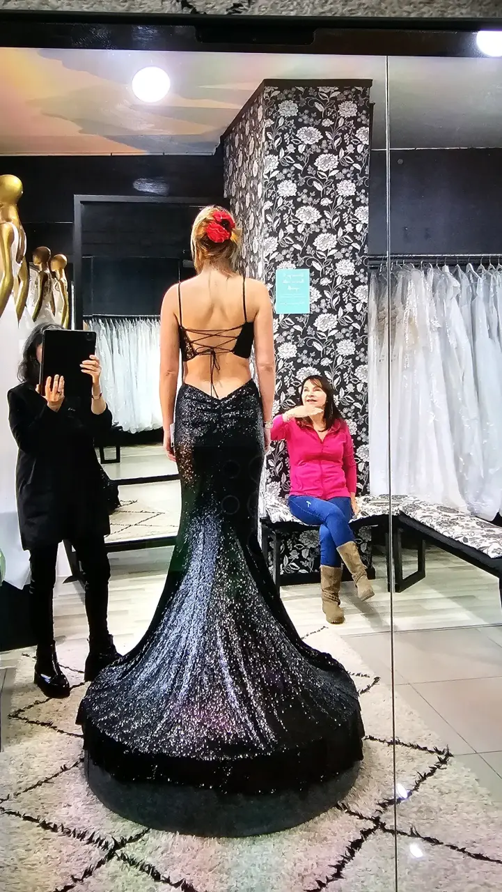 Vestido de gala negro con brillo,(de diseñador) - 1