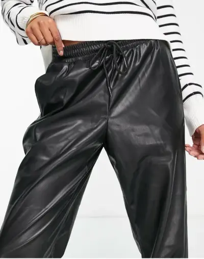 jogger de cuero sintético negro H&M - miniatura 2
