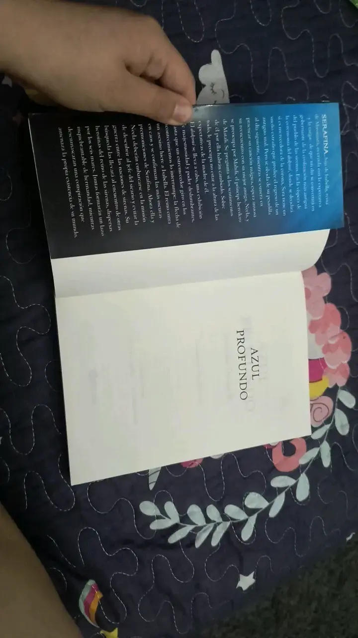 Libro Azul Profundo de Jennifer Donnelly - 3