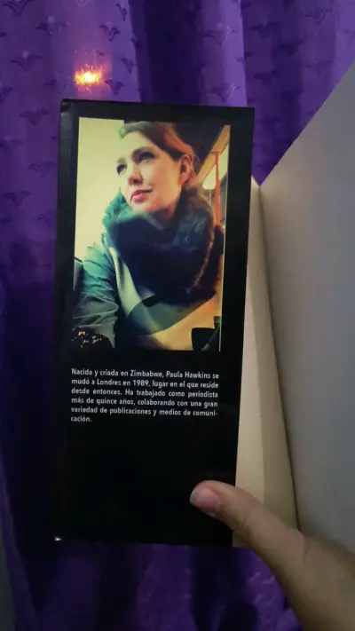 Libro 'La Chica del Tren' de Paula Hawkins - miniatura 3