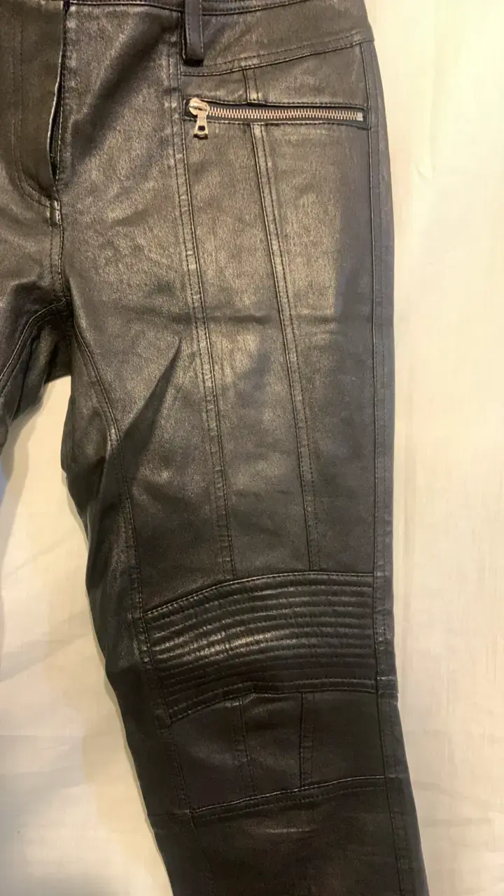 Pantalones de cuero negro con cremalleras - 3