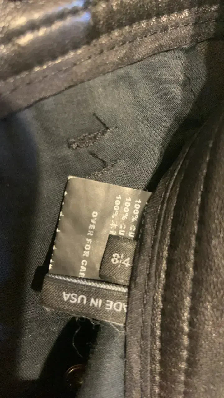 Pantalones de cuero negro con cremalleras - 4
