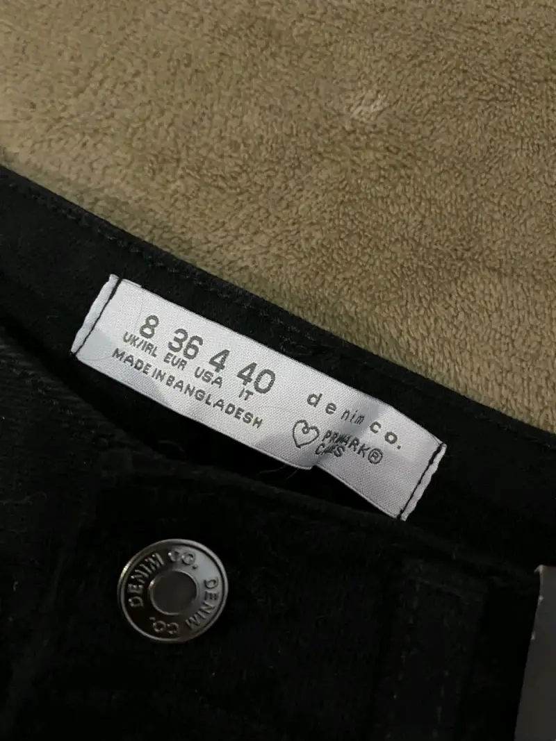 Shorts de mezclilla negros para mujer - 2