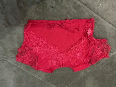 Top de encaje rojo para mujer - miniatura 1