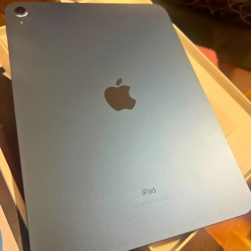 iPad 10a Generación 64gb Wi-fi Azul + Caja - 4
