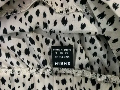 Falda corta estampada de lunares Shein - miniatura 2