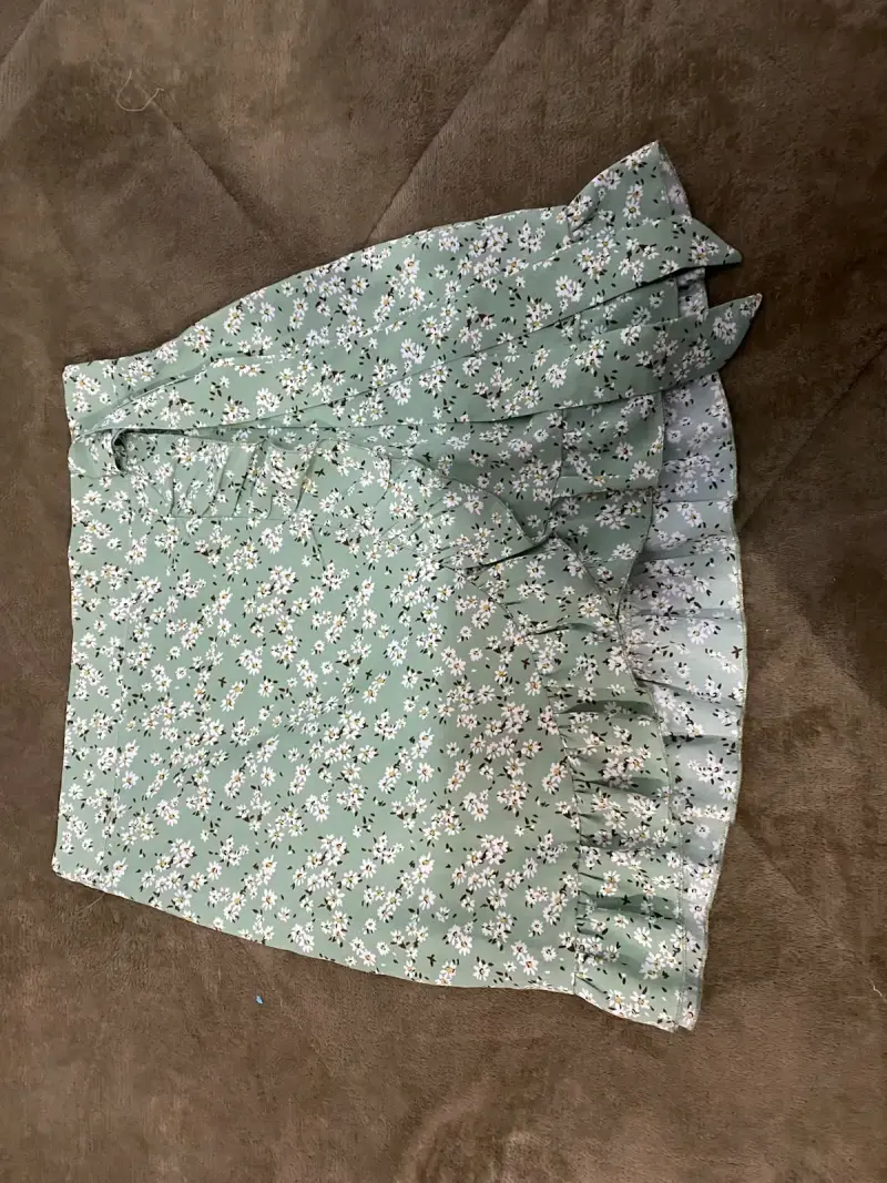 Falda corta verde floral Shein - 1
