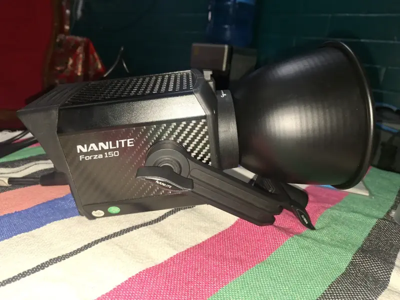 Luz LED Nanlite Forza 150 con estuche