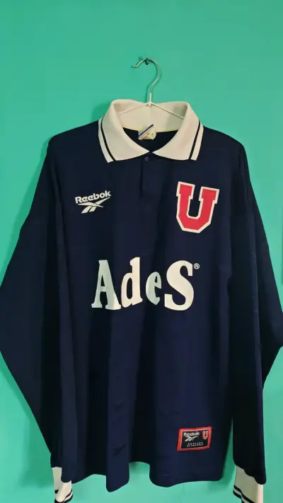Camiseta Universidad de Chile Reebok manga larga. - miniatura 1