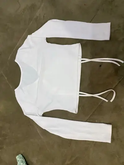 Top blanco de manga larga con lazo - miniatura 2