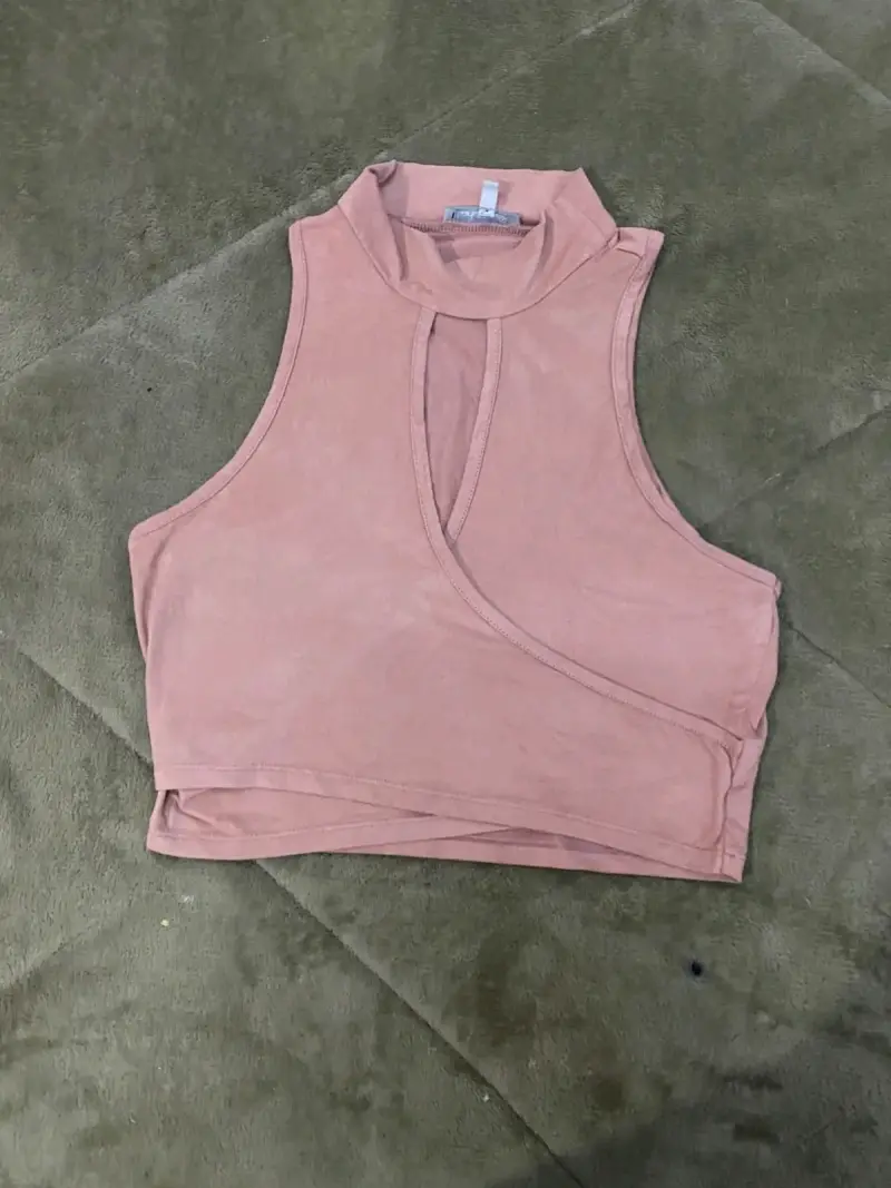Top sin mangas rosa Charlotte Russe