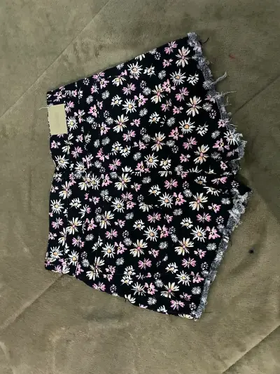 Shorts de mezclilla con estampado floral - miniatura 2