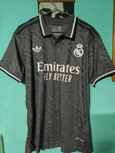 Camiseta Real Madrid Adidas originals talla L fit. - miniatura 1